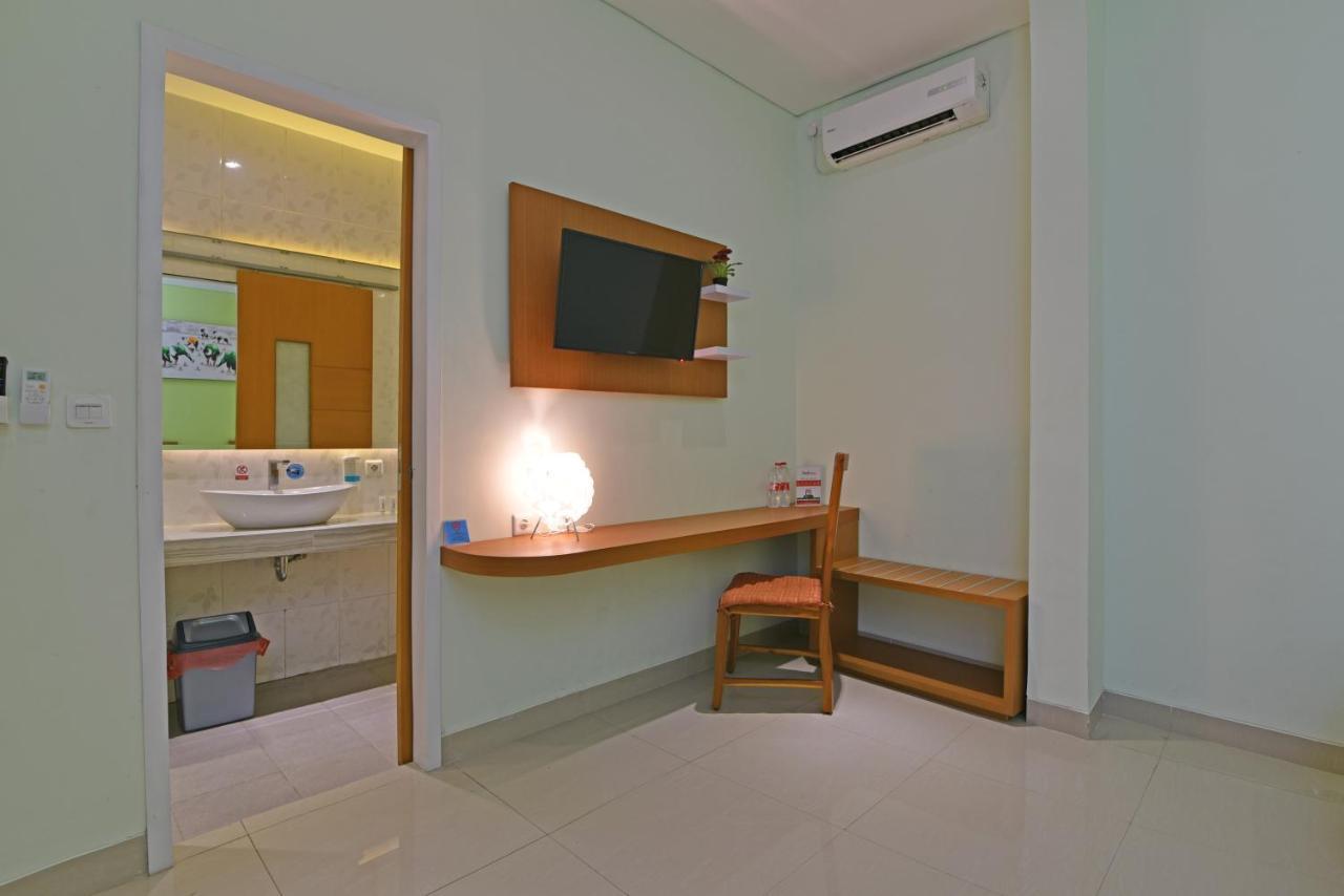 Reddoorz Plus @ Mahendradatta Denpasar Extérieur photo